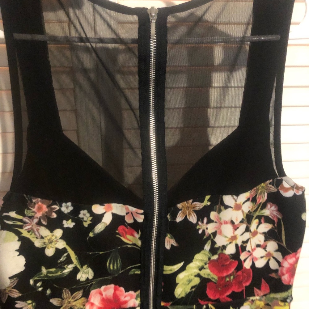 Cocktail dress. - Picture 4 of 4